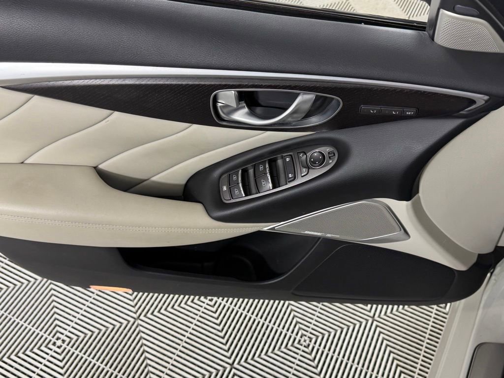Used 2023 INFINITI Q50 Sensory image 24