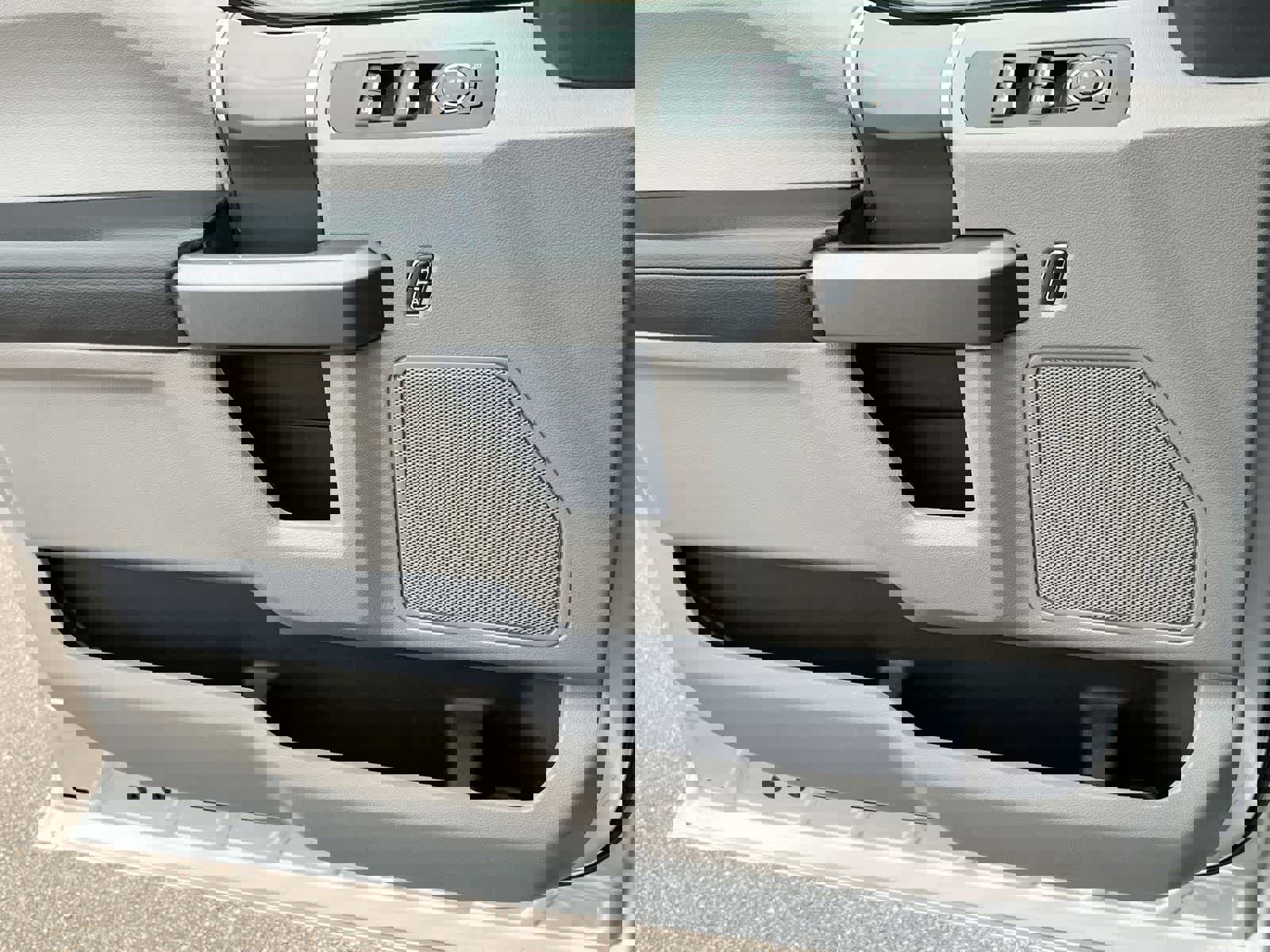 Used 2017 Ford F150 XLT w/ Equipment Group 302A Luxury image 29