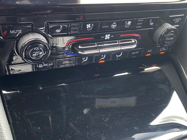 New 2025 Jeep Grand Cherokee Limited w/ Luxury Tech Group II image 24