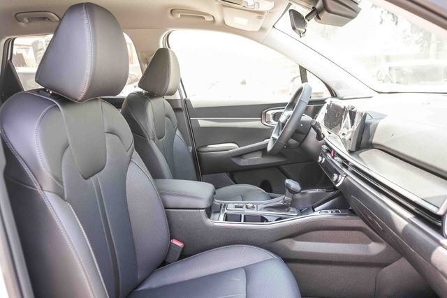New 2026 Kia Sorento S FWD image 9