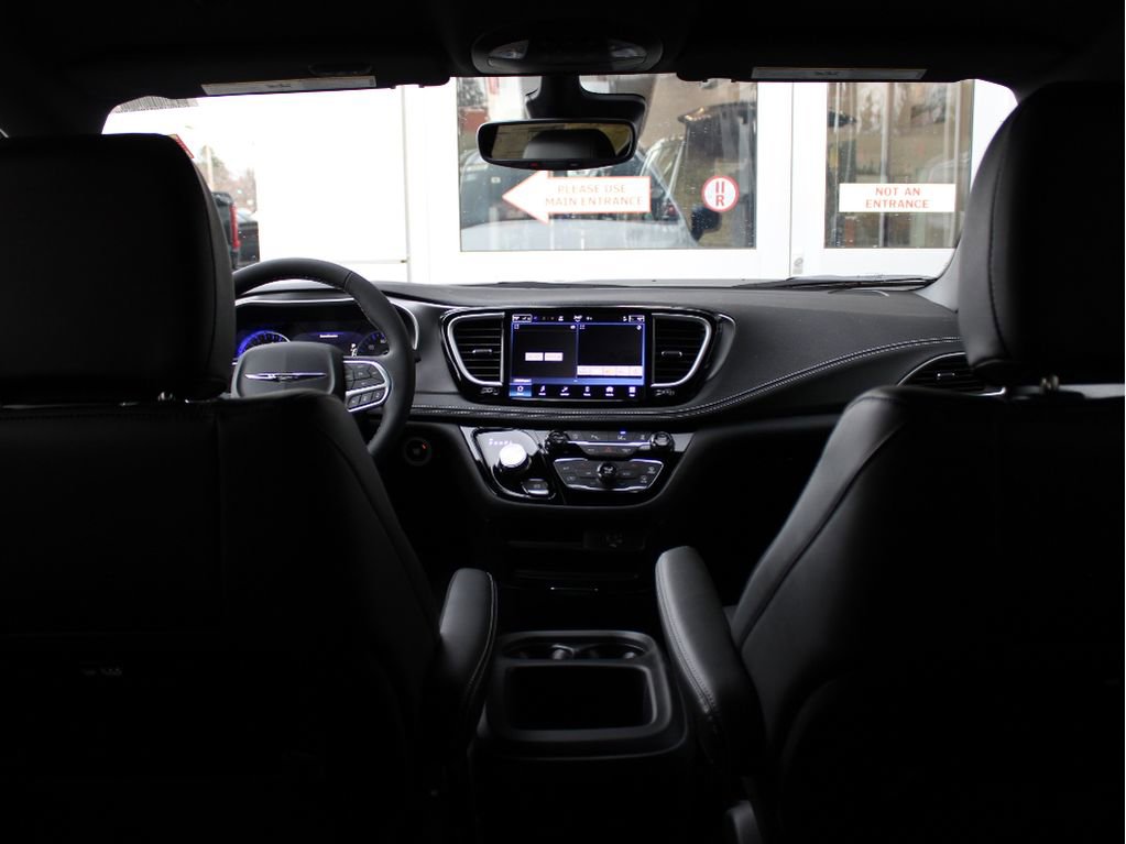 New 2026 Chrysler Pacifica Select image 37