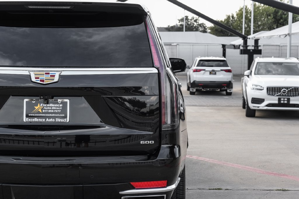 Used 2023 Cadillac Escalade ESV Premium Luxury RWD image 58