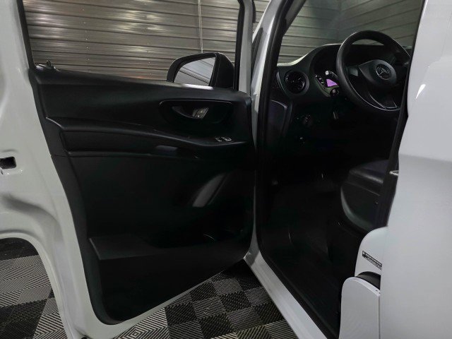 Used 2022 Mercedes-Benz Metris image 27