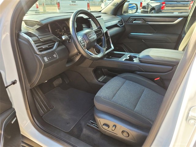 Used 2025 GMC Acadia Elevation image 2