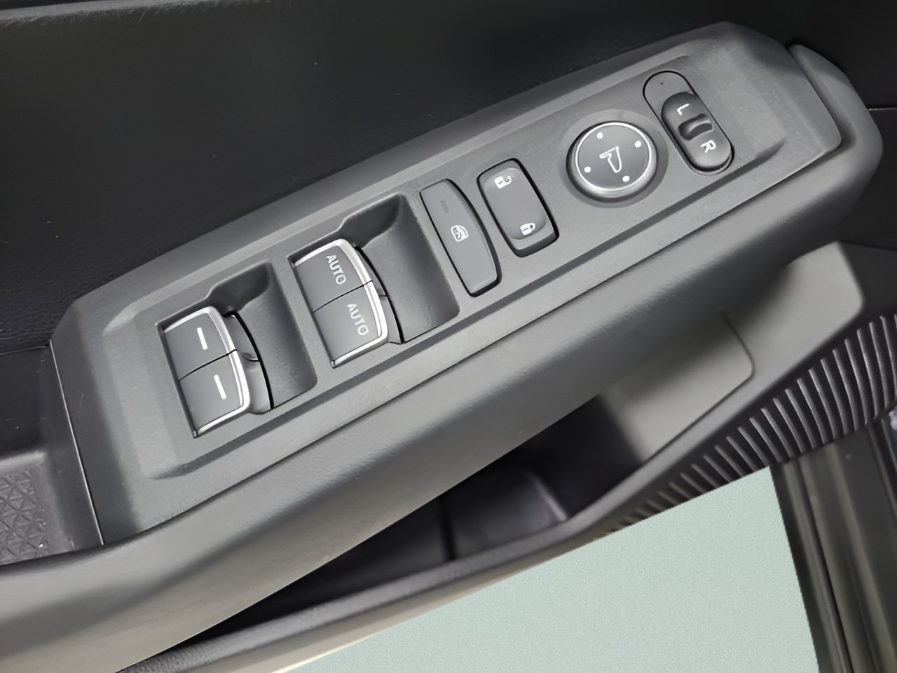 Used 2025 Honda Accord LX image 19