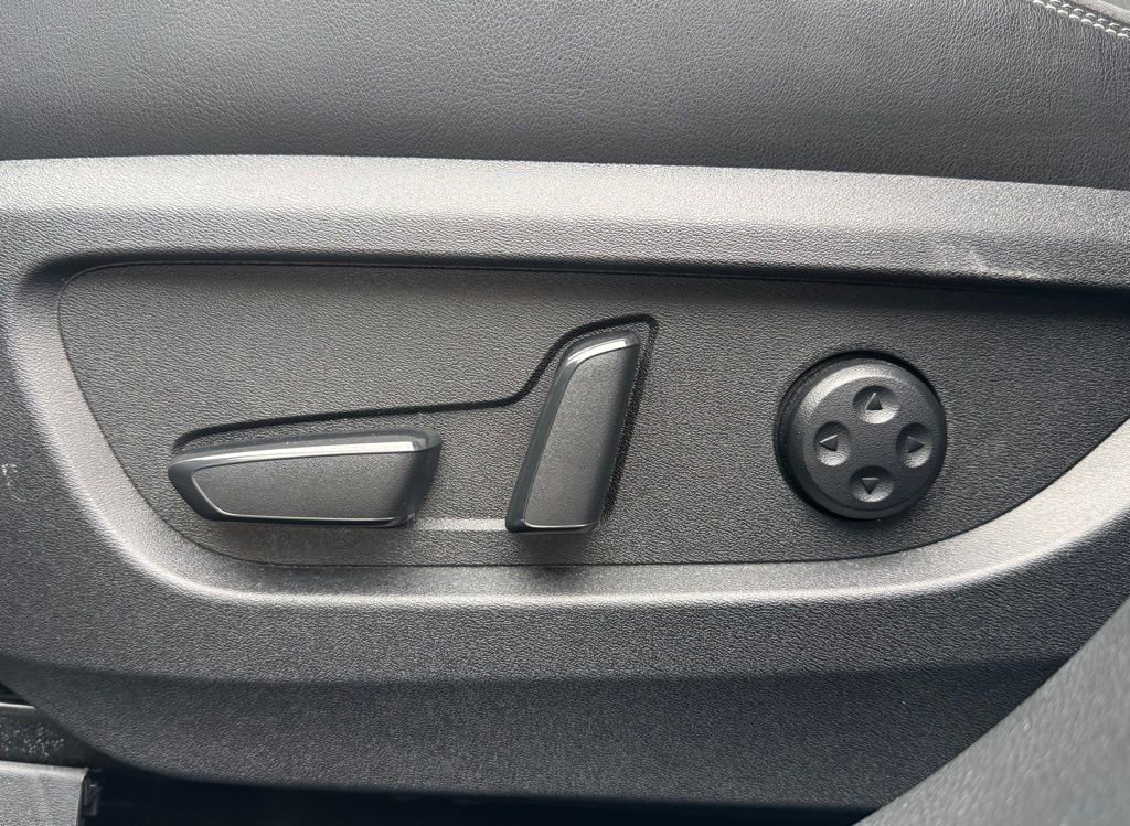 Used 2025 INFINITI QX50 Sport image 12