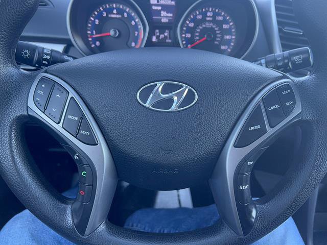 Used 2017 Hyundai Elantra GT FWD image 14