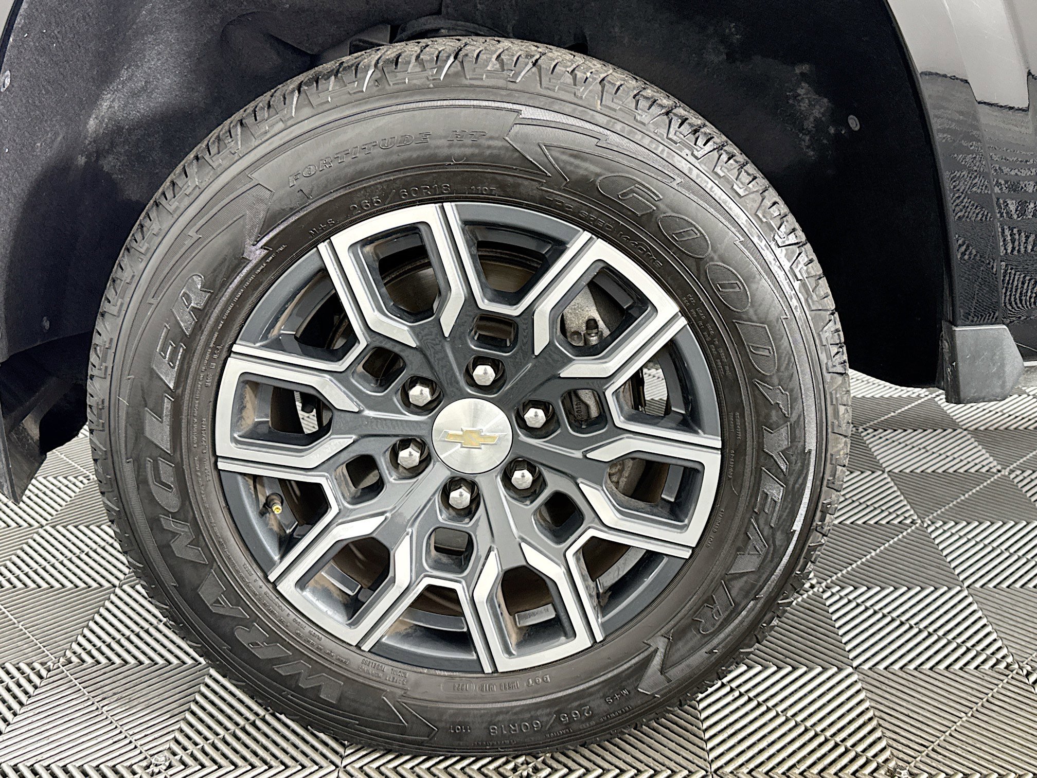 Used 2024 Chevrolet Colorado LT w/ LT Convenience Package III image 37