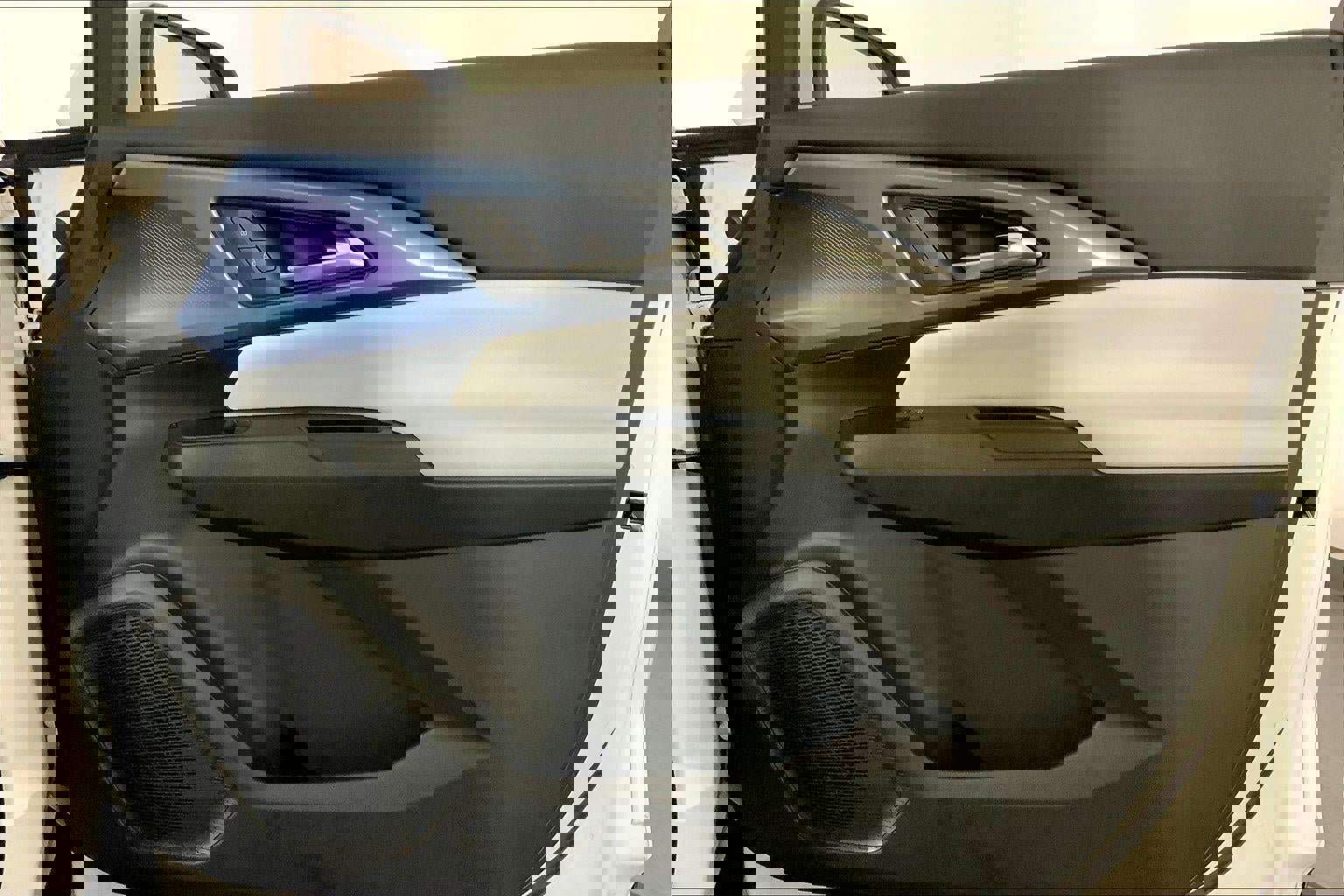 Used 2025 Chevrolet Equinox EV LT FWD image 25