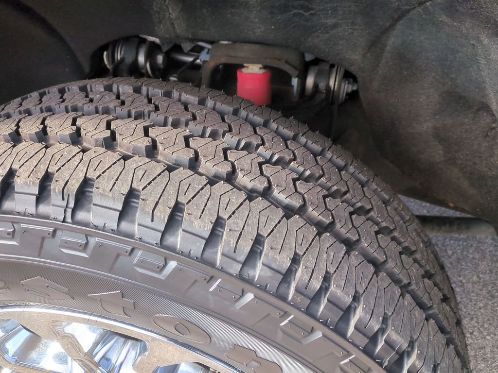 Used 2024 Chevrolet Silverado 2500 LTZ w/ LTZ Premium Package image 11