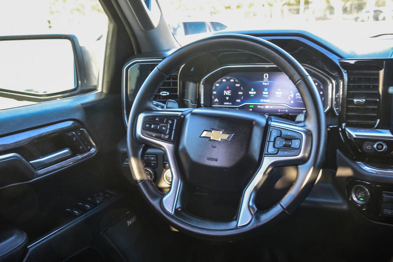 Used 2024 Chevrolet Silverado 1500 LTZ image 21