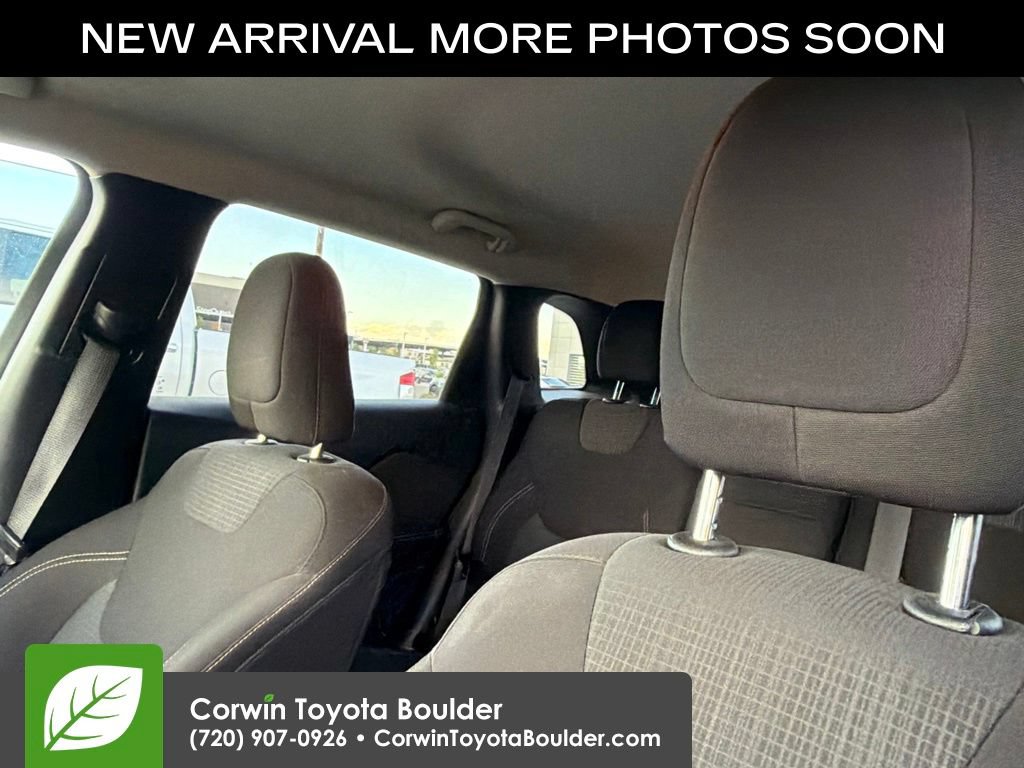 Used 2016 Jeep Cherokee Latitude w/ Safety/Convenience Group AWD/4WD image 12