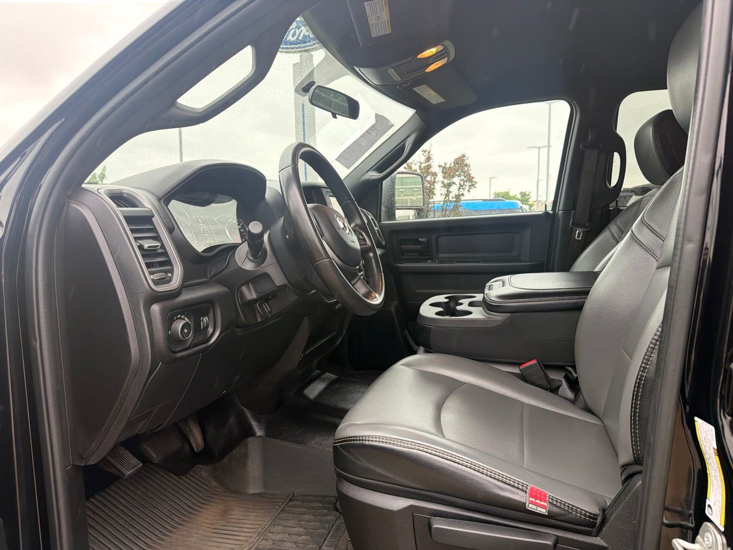 Used 2024 RAM 2500 Tradesman w/ Chrome Appearance Group AWD/4WD image 12
