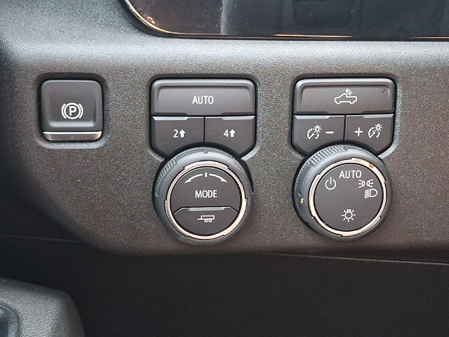 Used 2026 Chevrolet Silverado 1500 LT AWD/4WD image 25