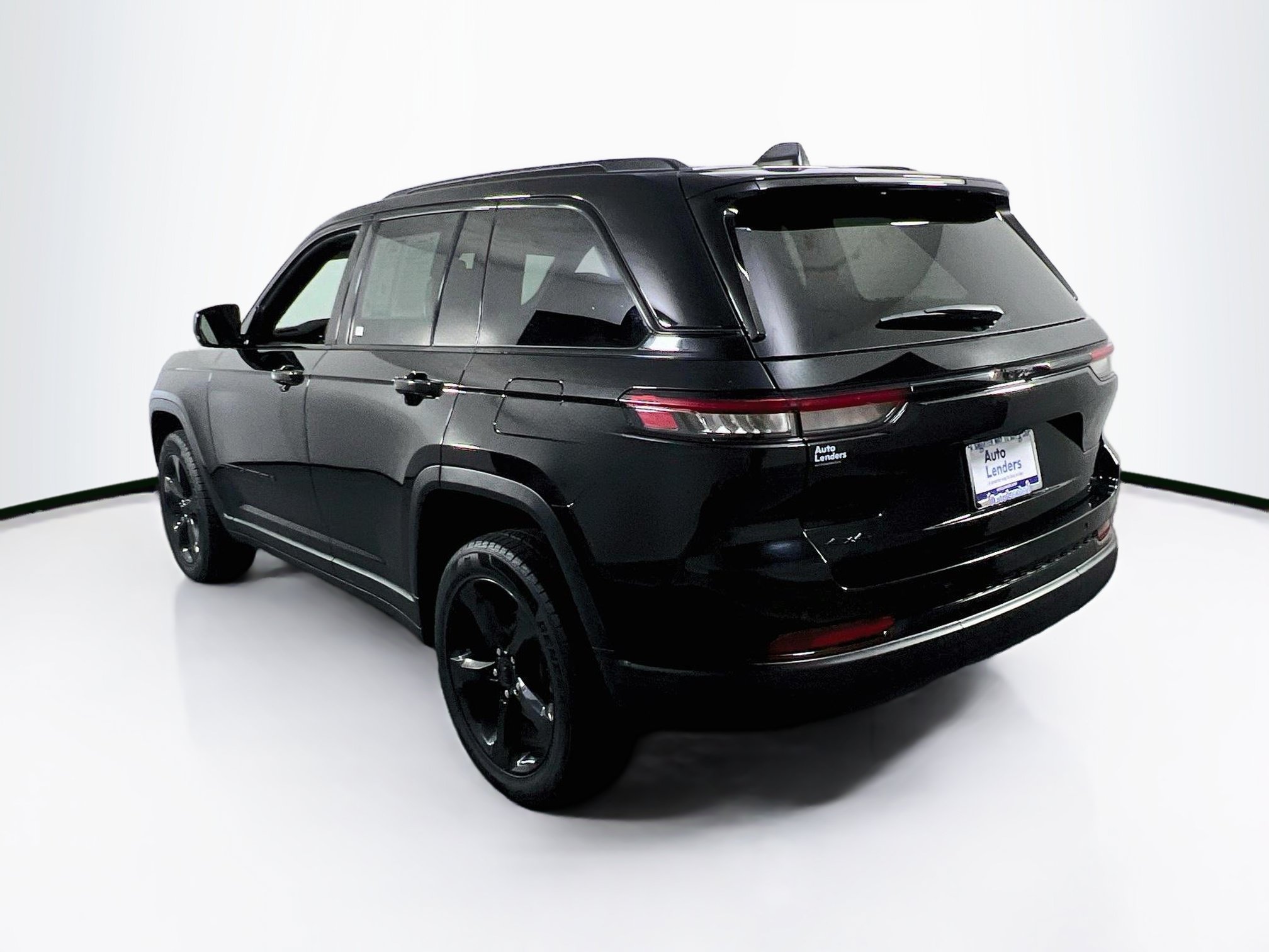 Used 2023 Jeep Grand Cherokee Altitude AWD/4WD image 7