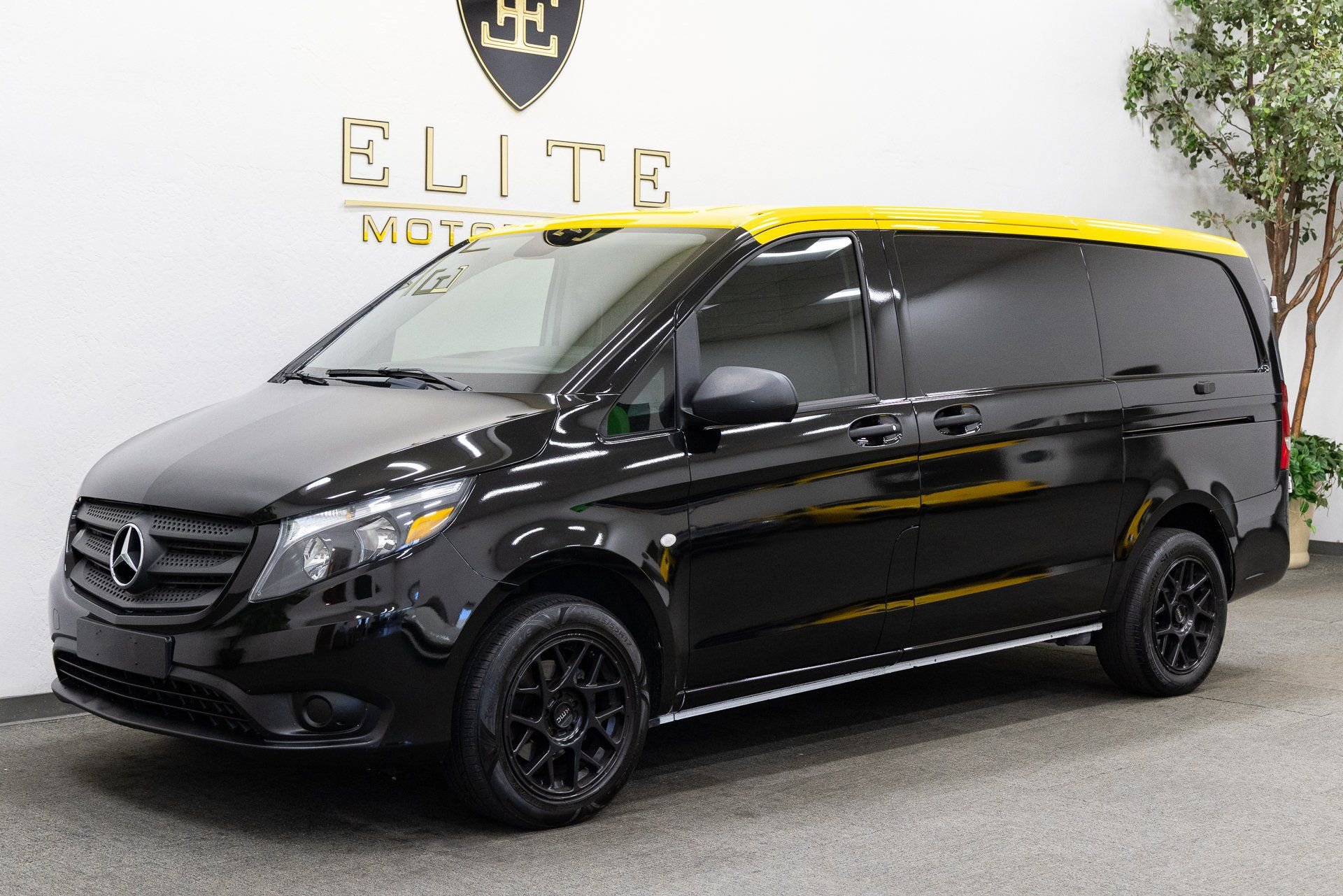 Used 2018 Mercedes-Benz Metris w/ Eco Stop/Start Package image 1