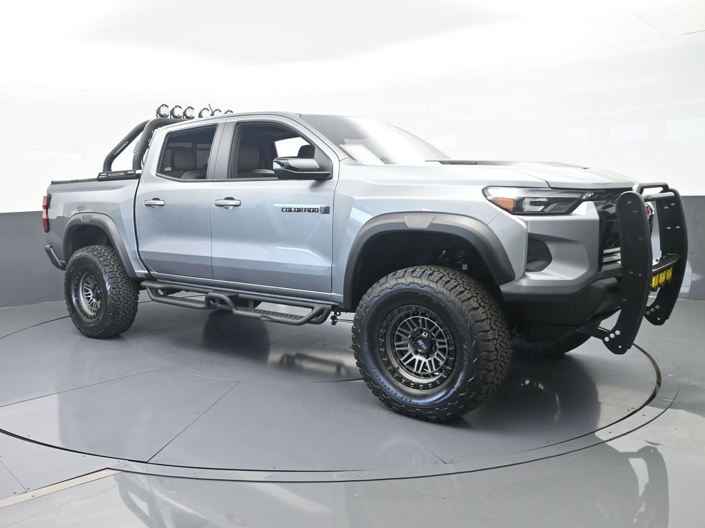 Used 2025 Chevrolet Colorado ZR2 w/ Technology Package AWD/4WD image 8