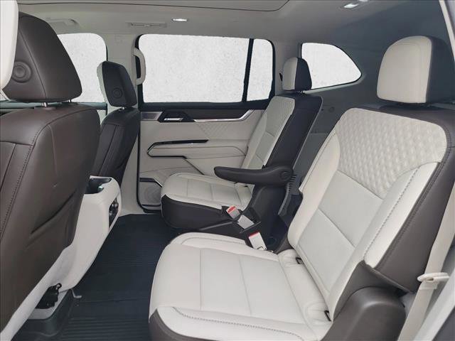 Used 2024 GMC Acadia Denali w/ Super Cruise Package image 14