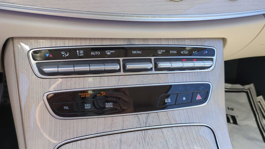 Used 2023 Mercedes-Benz E 450 Cabriolet image 18