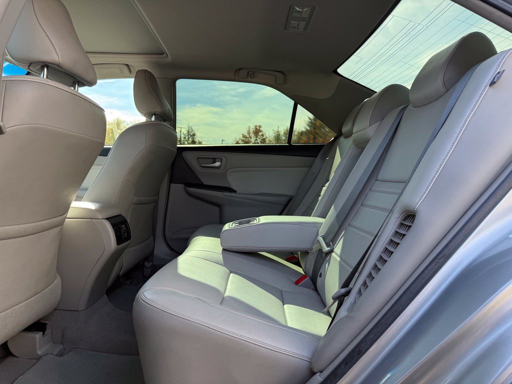Used 2016 Toyota Camry XLE w/ Moonroof Package FWD image 16