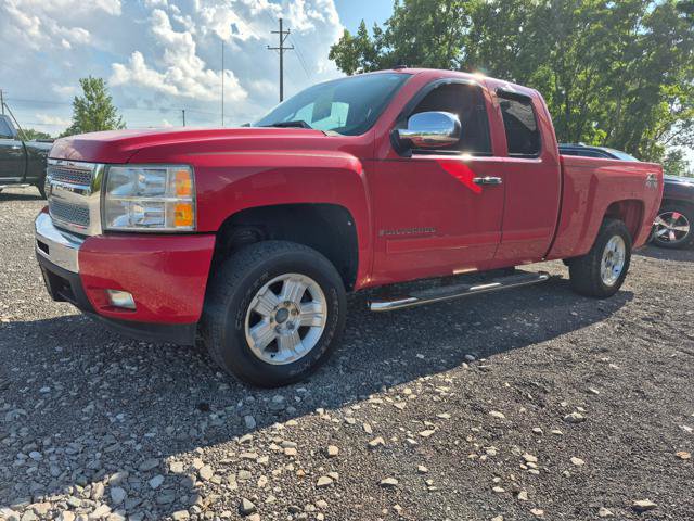 Used 2009 Chevrolet Silverado 1500 LT w/ All Star Package AWD/4WD image 2