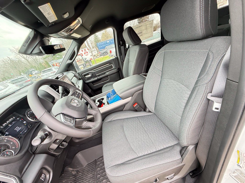 New 2026 RAM 3500 Big Horn AWD/4WD image 14