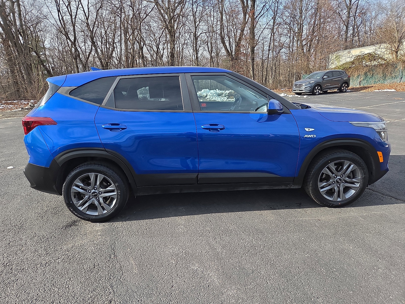 Used 2021 Kia Seltos LX image 2