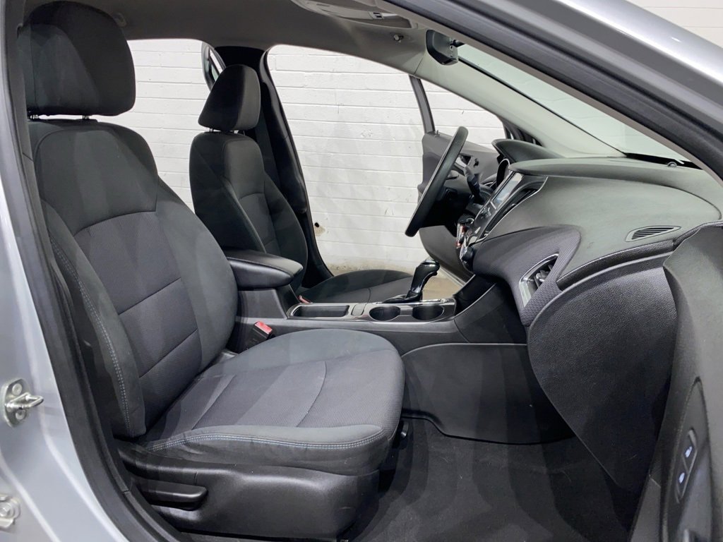 Used 2018 Chevrolet Cruze LT image 11