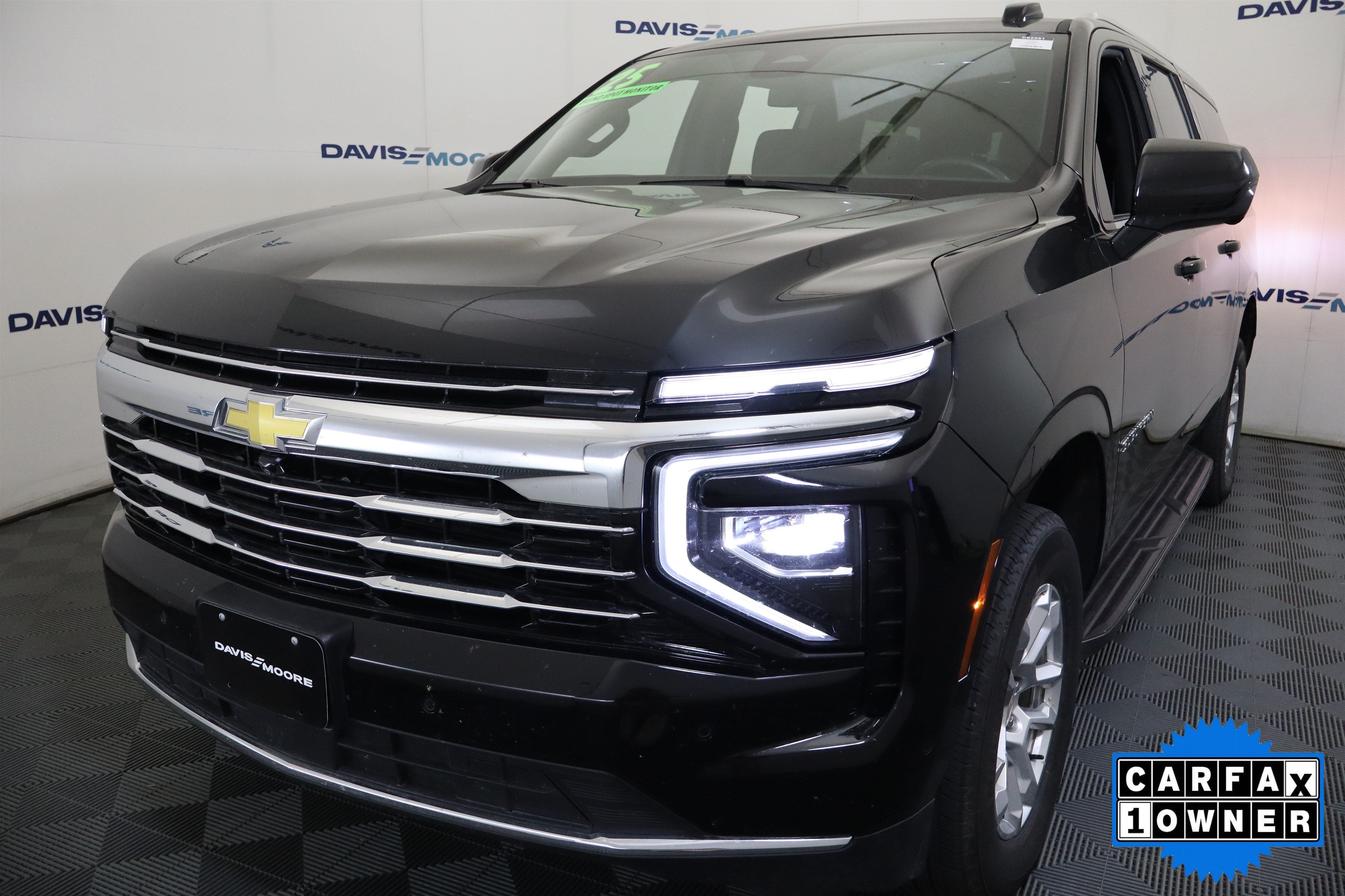 Used 2025 Chevrolet Suburban LT AWD/4WD image 12