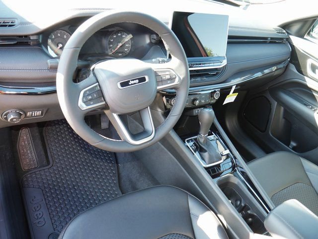 New 2026 Jeep Compass Latitude image 11