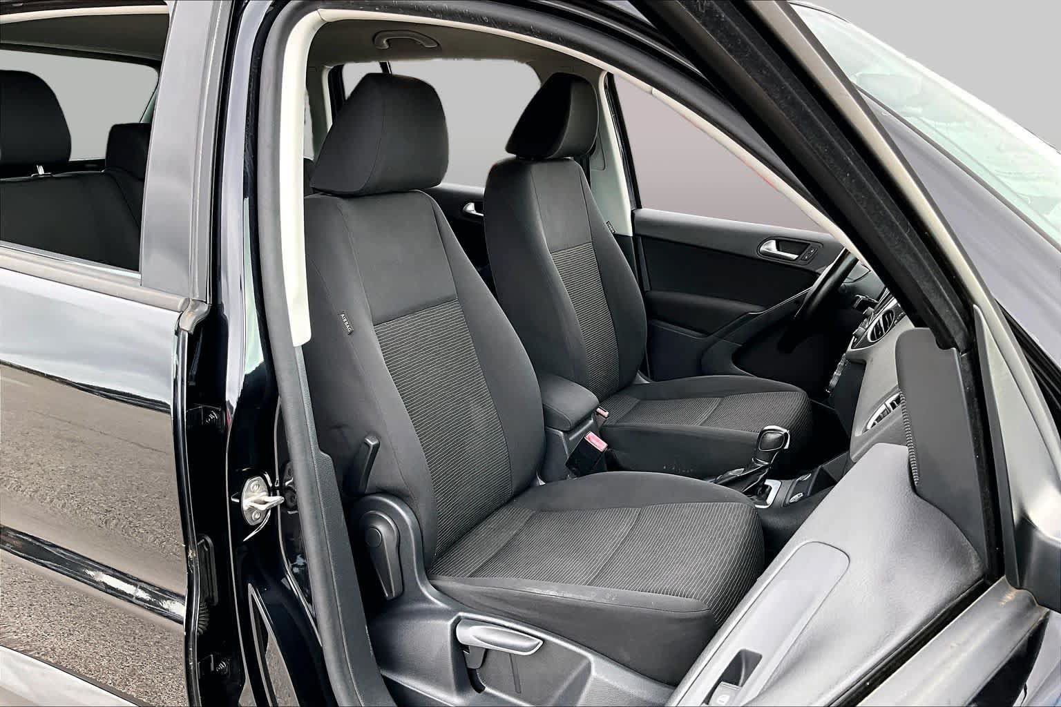 Used 2017 Volkswagen Tiguan Limited FWD image 9