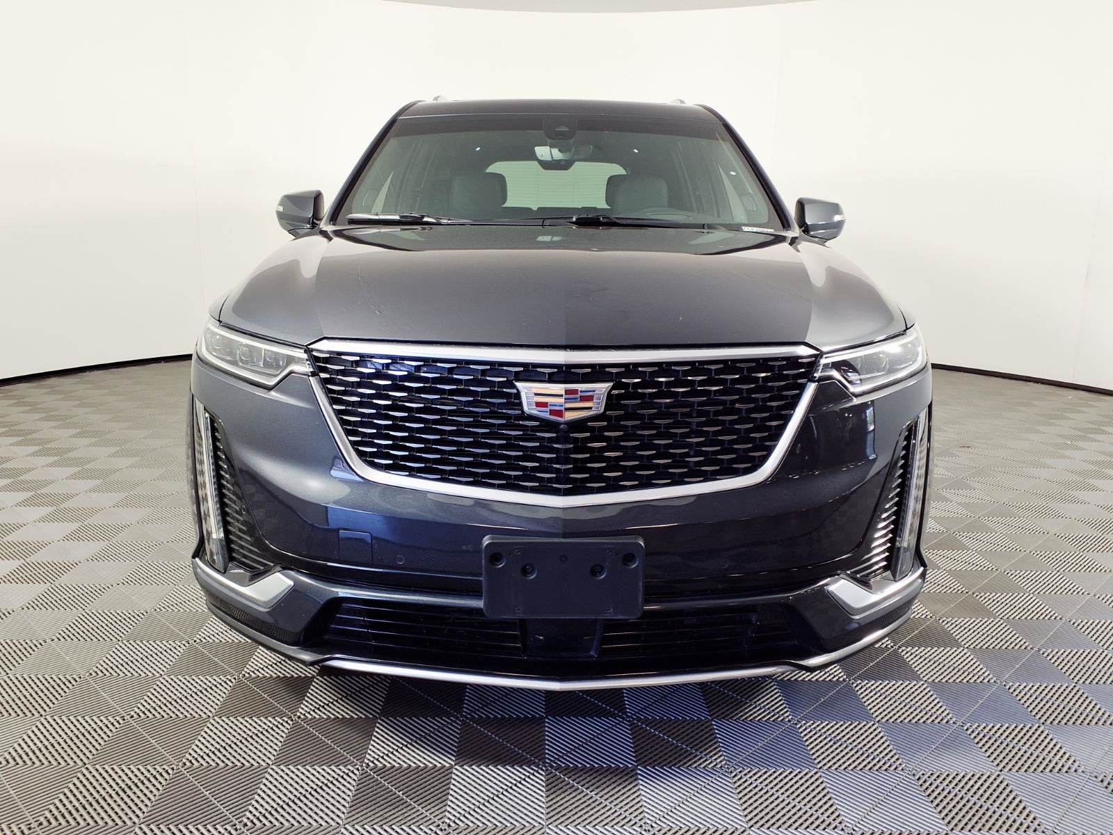 Certified 2023 Cadillac XT6 Premium Luxury w/ Technology Package FWD image 2