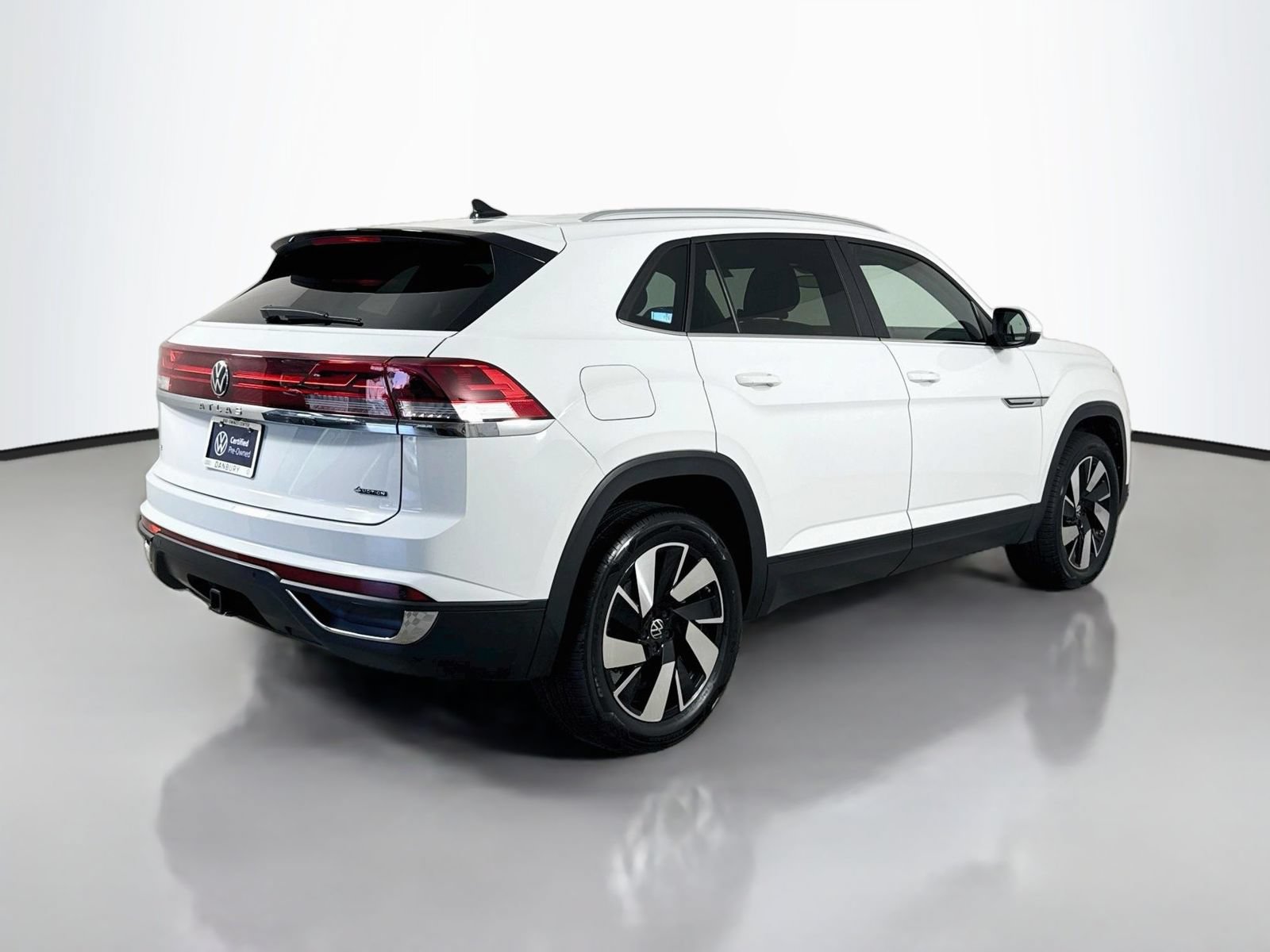 Certified 2024 Volkswagen Atlas Cross Sport SE AWD/4WD image 9