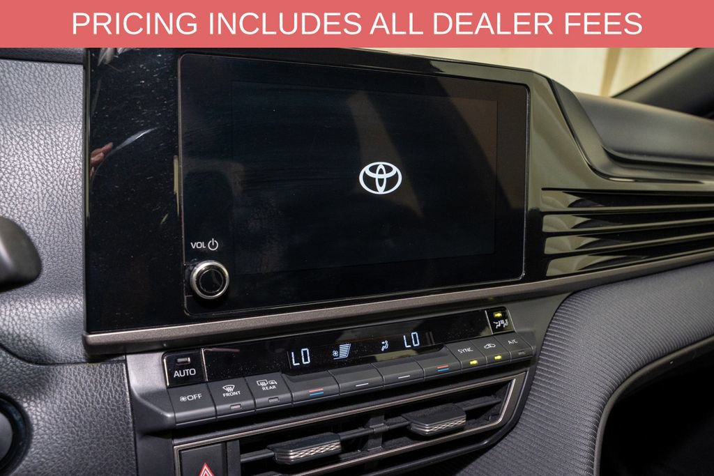 Used 2025 Toyota Camry SE FWD image 12