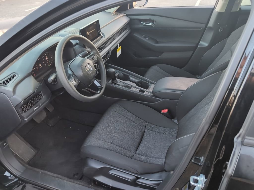 Used 2025 Honda Accord LX image 11