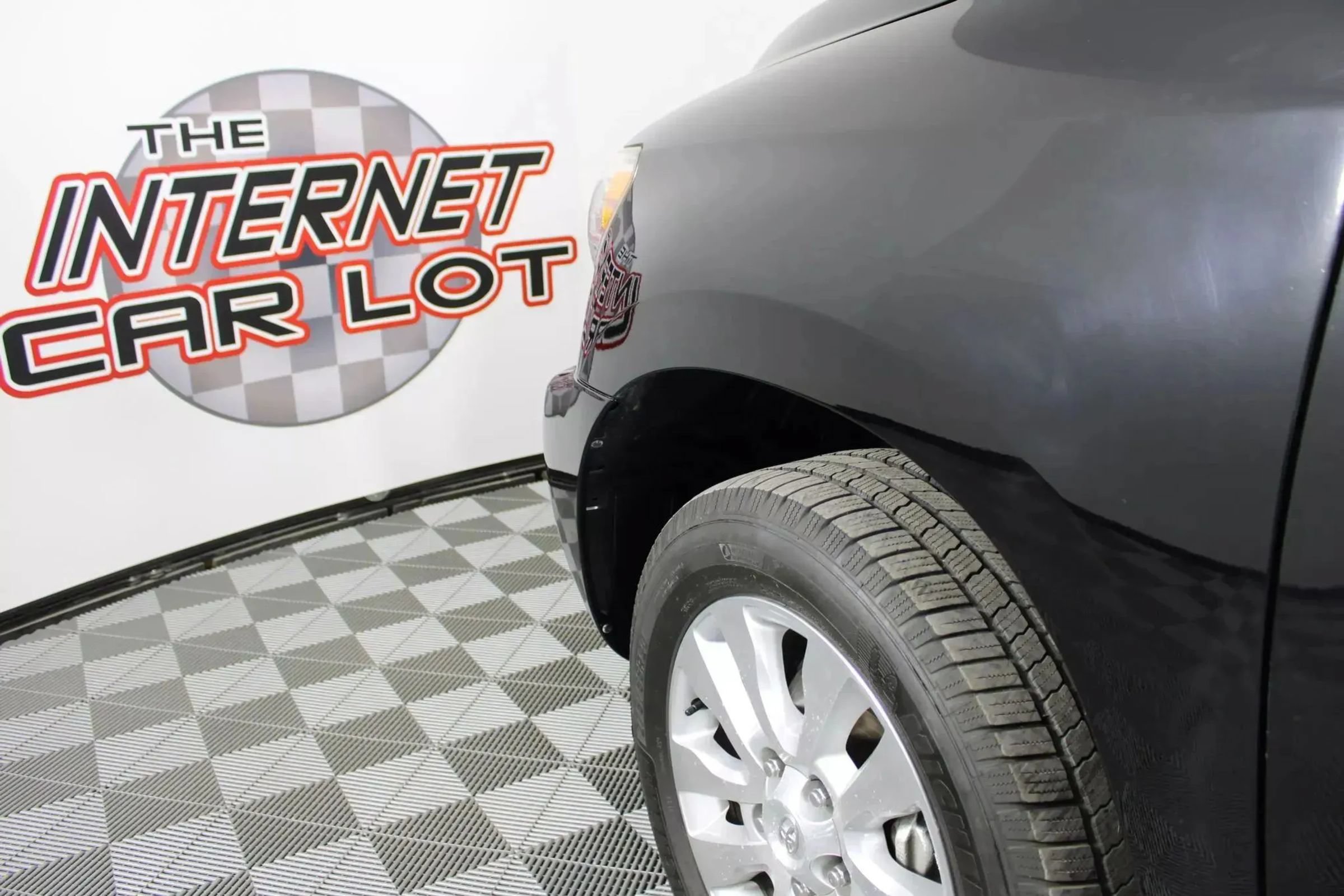 Used 2016 Toyota Sequoia Platinum AWD/4WD image 28
