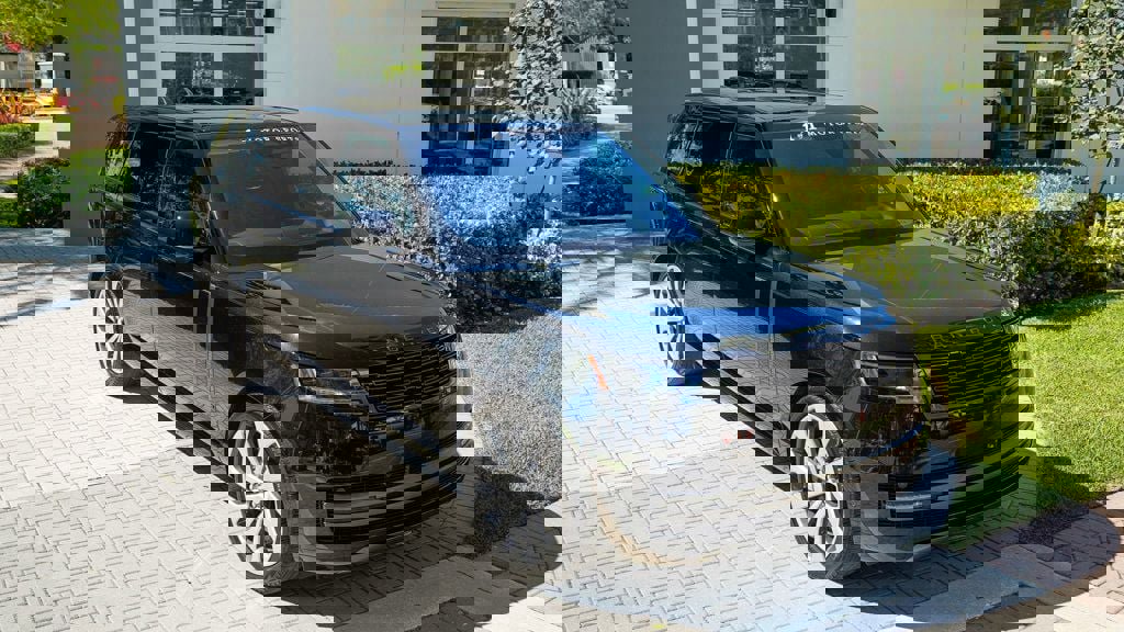 Used 2023 Land Rover Range Rover Long Wheelbase Autobiography image 33