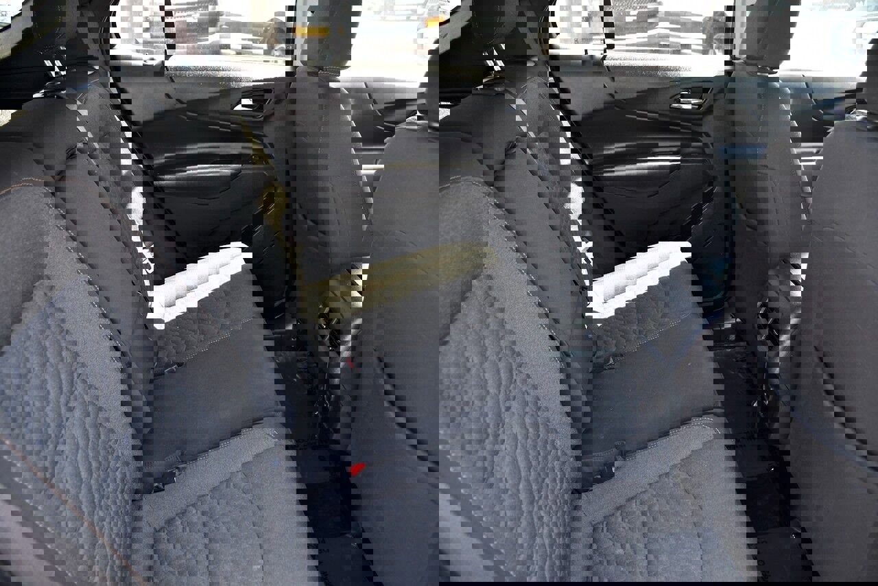 Used 2021 Chevrolet Equinox LT w/ Driver Convenience Package image 14