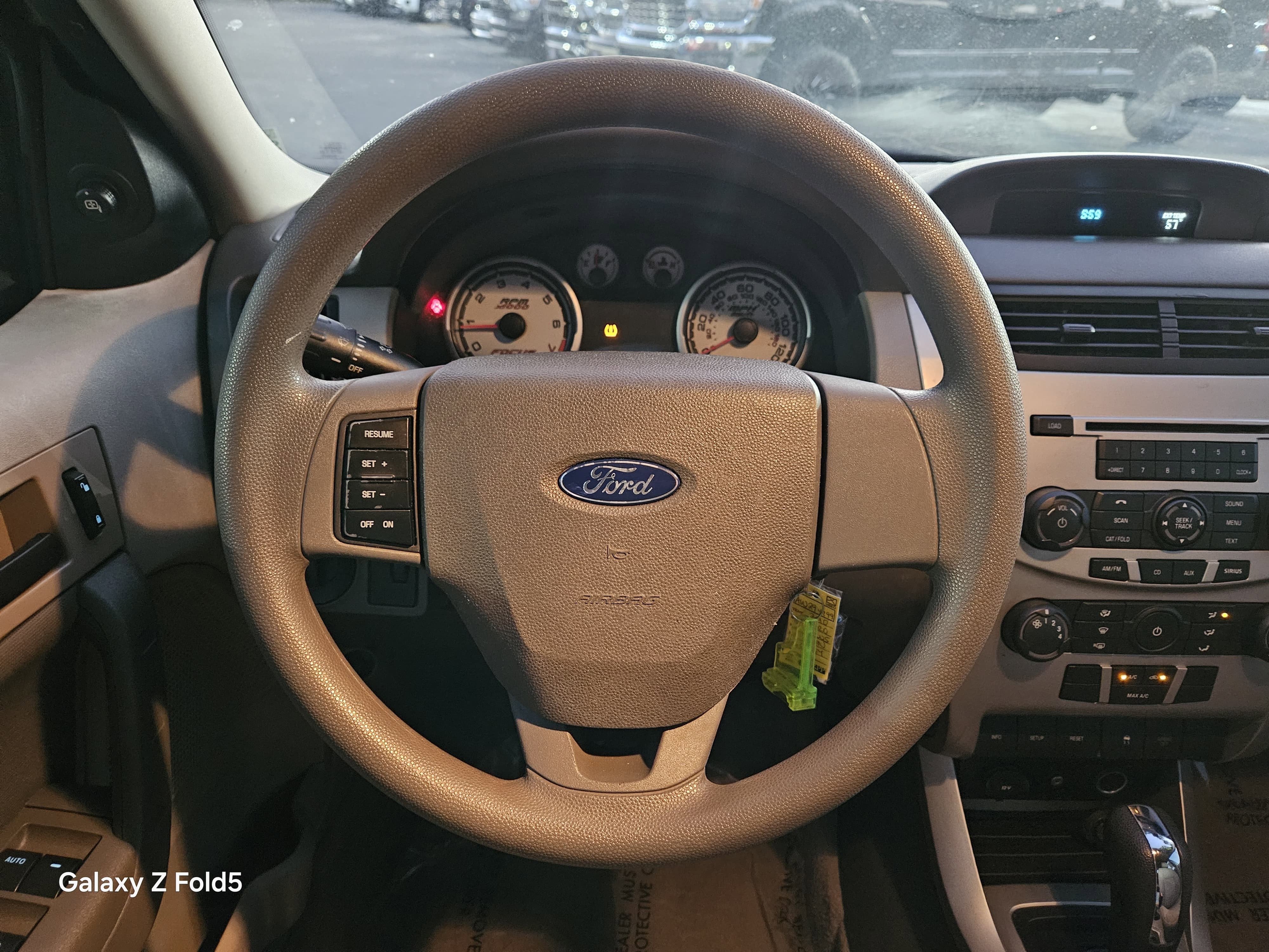 Used 2010 Ford Focus SE image 25