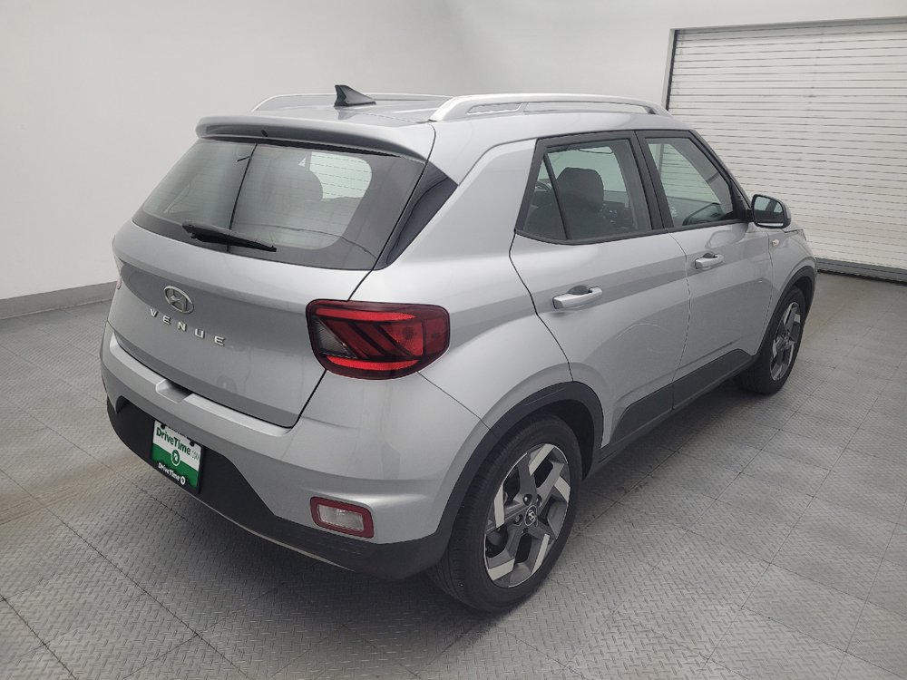Used 2021 Hyundai Venue SEL FWD image 9