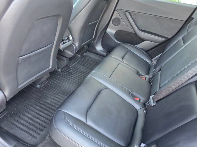 Used 2025 Tesla Model Y Long Range AWD/4WD image 29