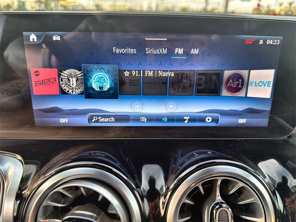 Used 2024 Mercedes-Benz GLB 250 4MATIC w/ Exclusive Package image 12