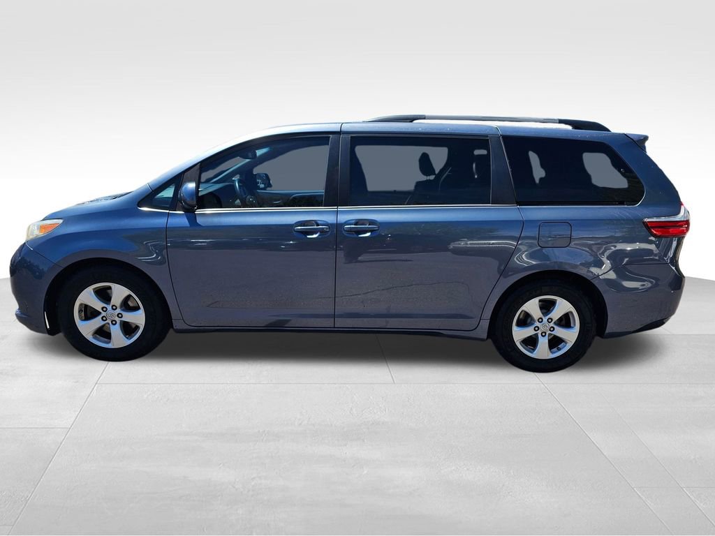 Used 2015 Toyota Sienna LE FWD image 6