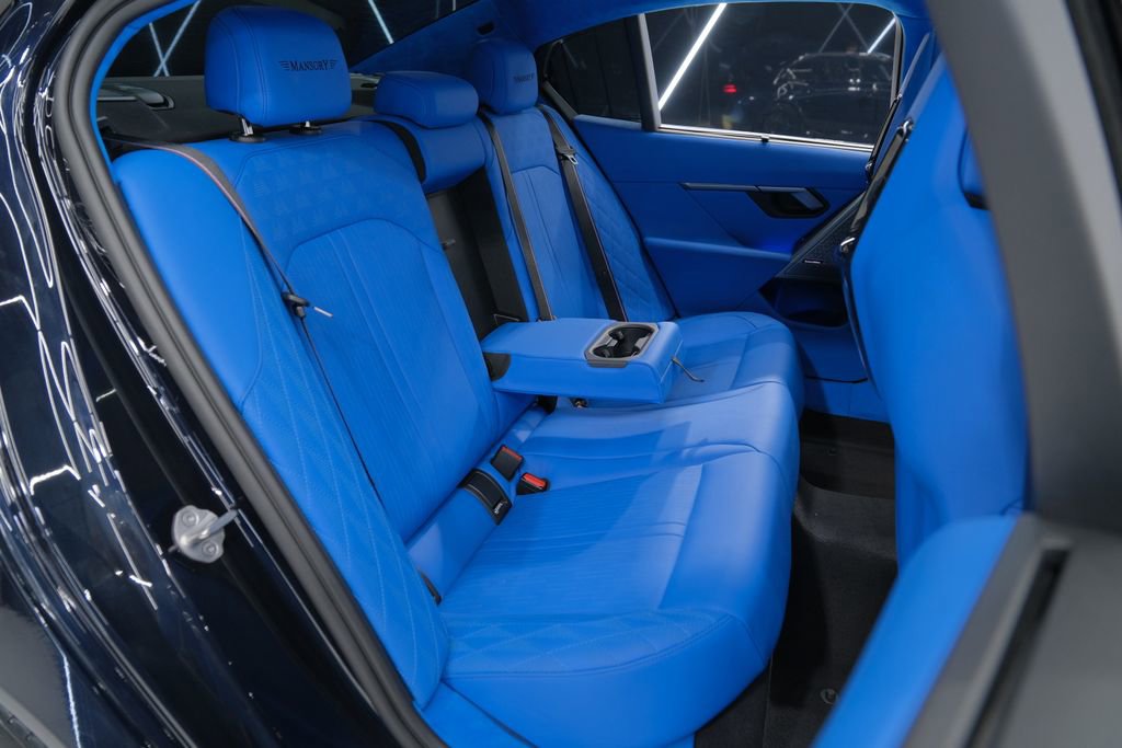 Used 2025 BMW M5 image 42