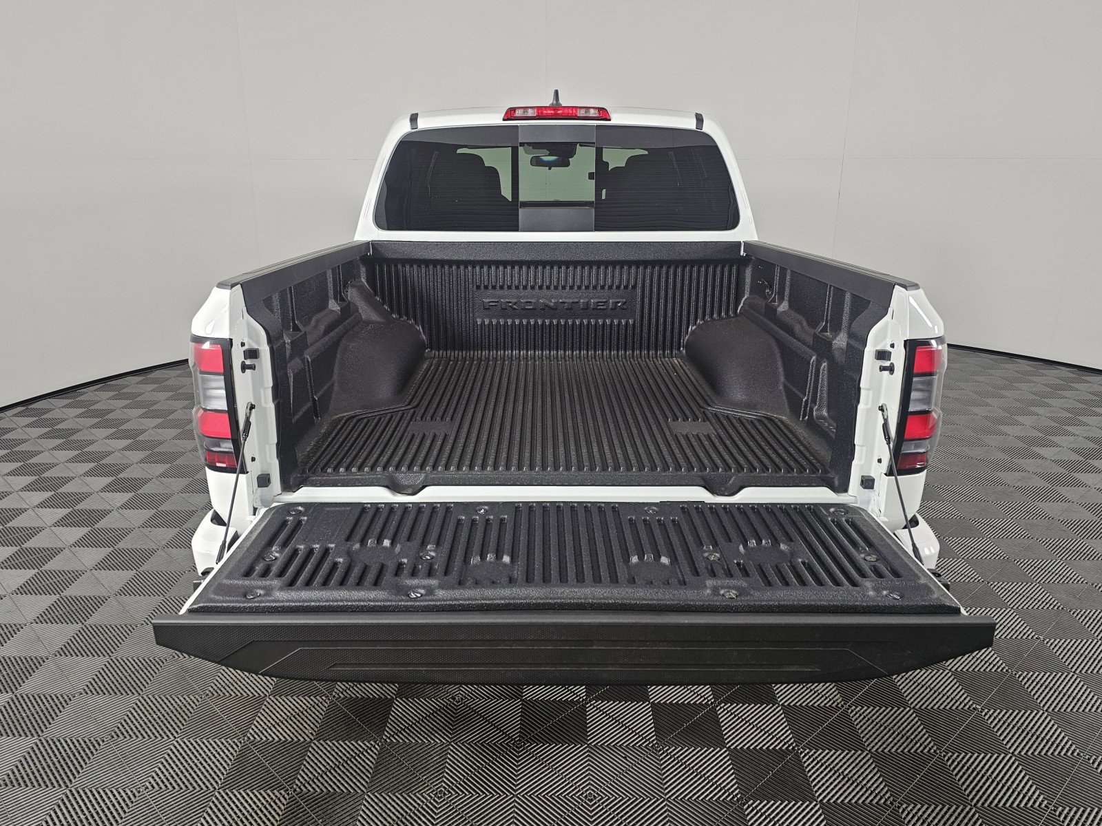 New 2026 Nissan Frontier SV image 18