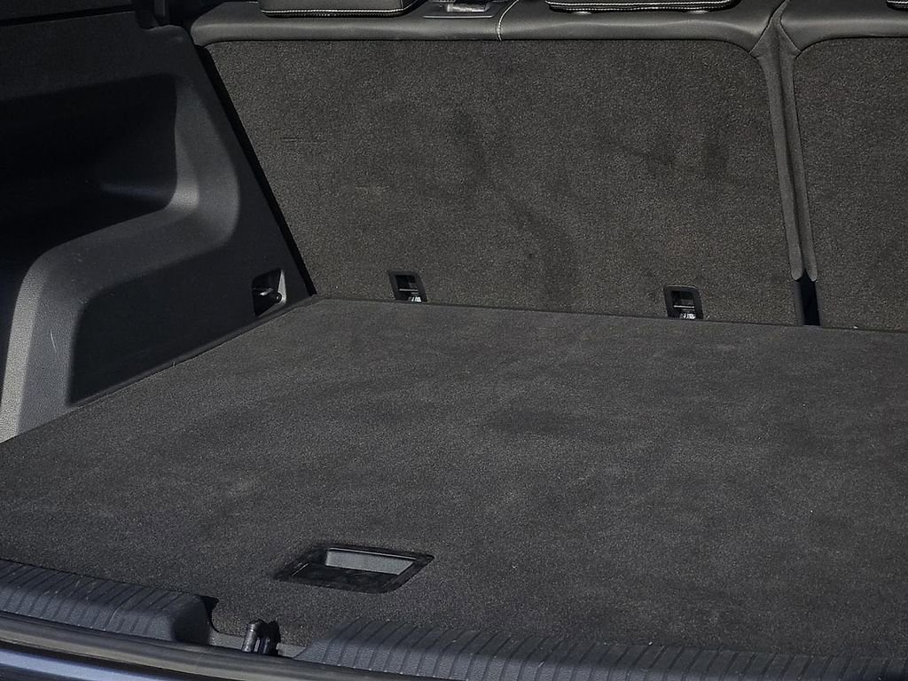 Used 2025 Volkswagen Atlas Cross Sport SE image 8