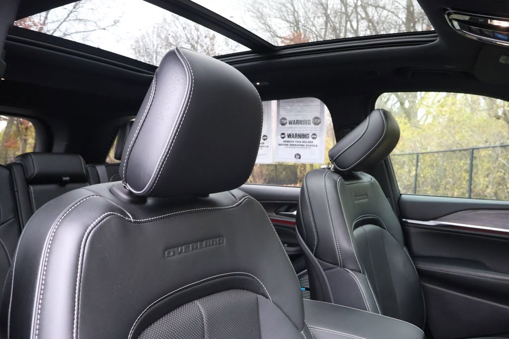 Used 2024 Jeep Grand Cherokee Overland image 40