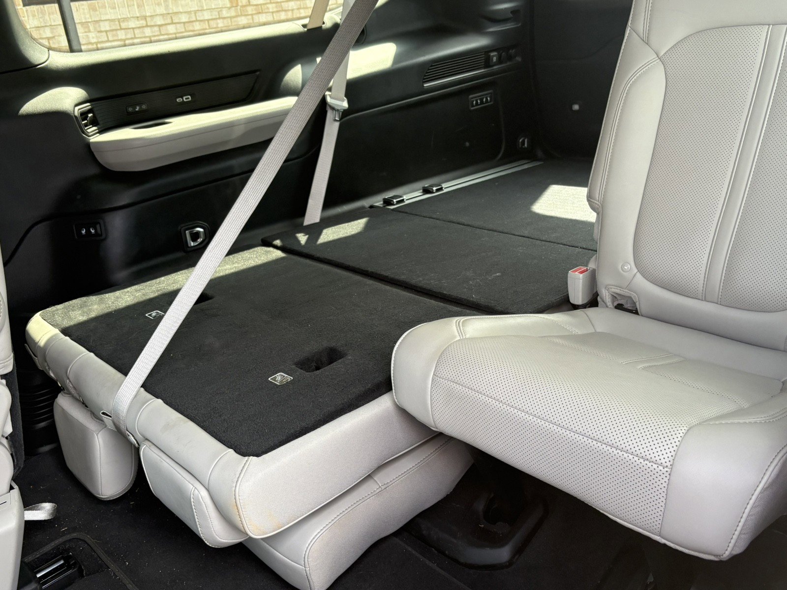 Used 2025 Jeep Wagoneer L Series III image 5