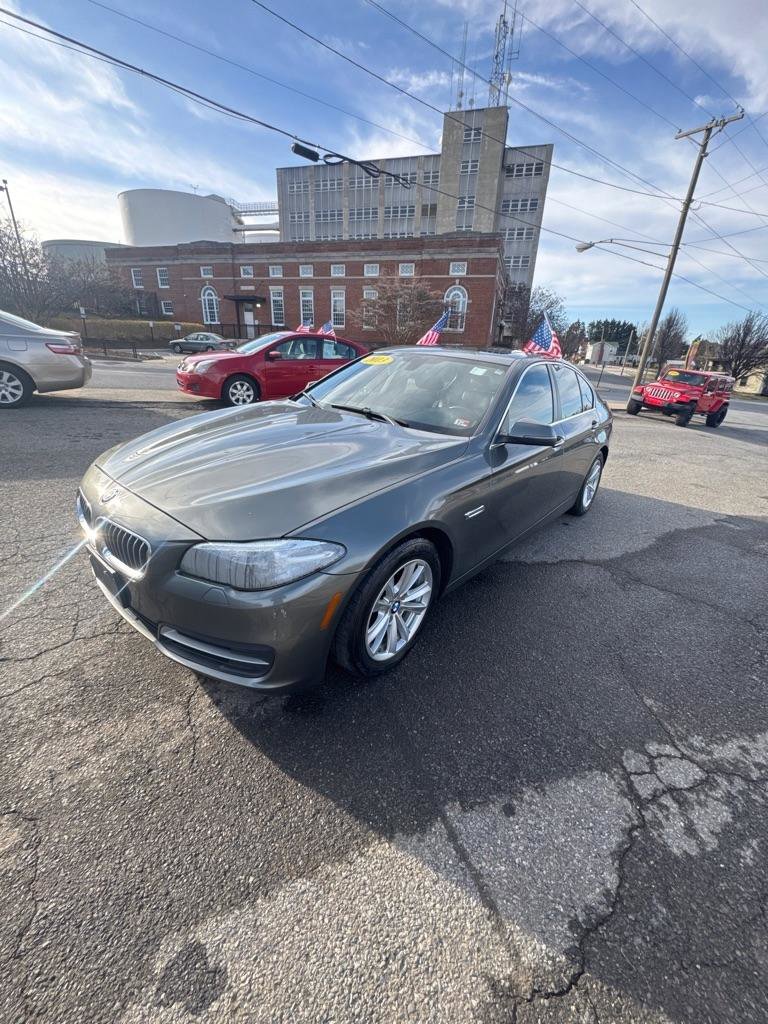 Used 2014 BMW 528i xDrive Sedan AWD/4WD image 1