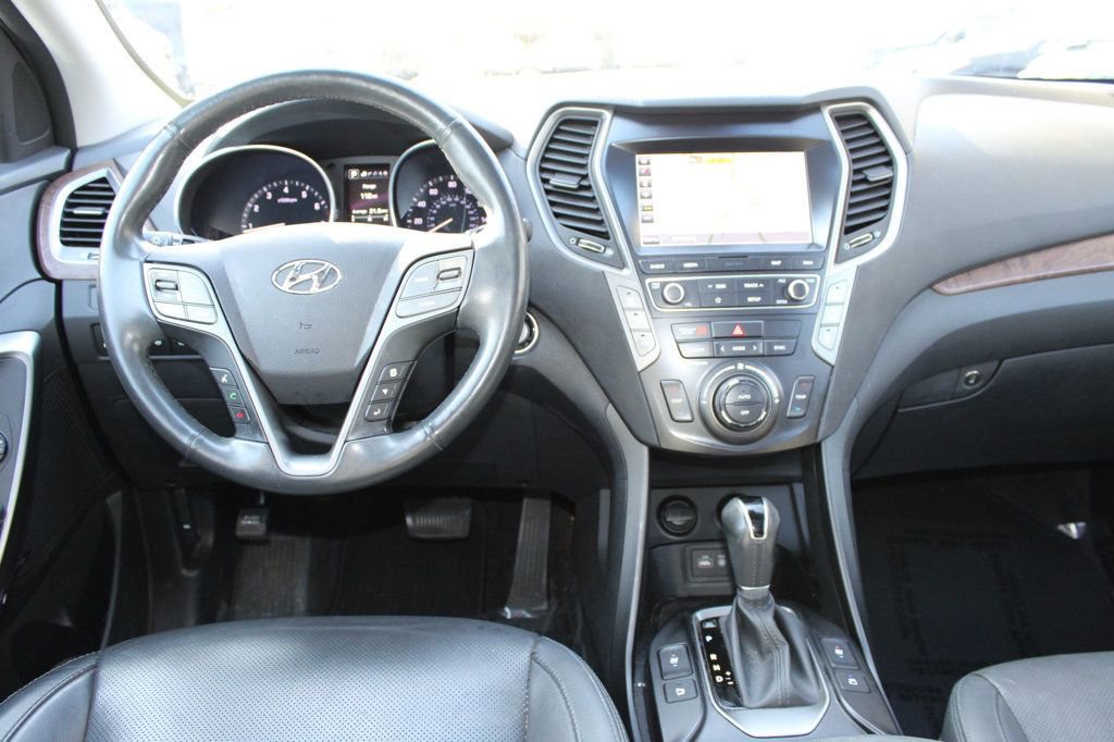 Used 2019 Hyundai Santa Fe XL image 12